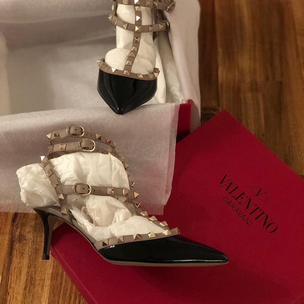Valentino Cage Rockstuds
